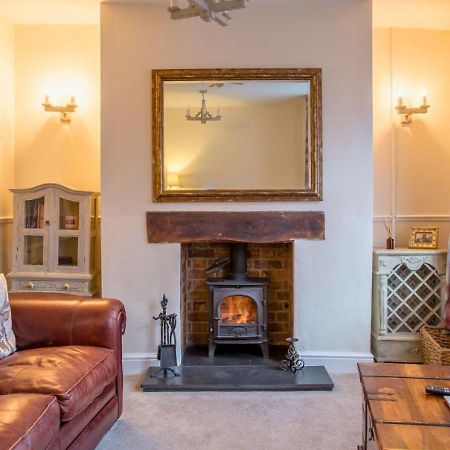 Villa Charming 2 Bed House In Tewkesbury Centre Esterno foto