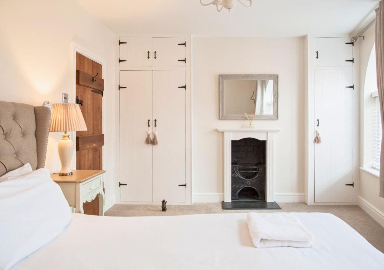 Villa Charming 2 Bed House In Tewkesbury Centre Esterno foto