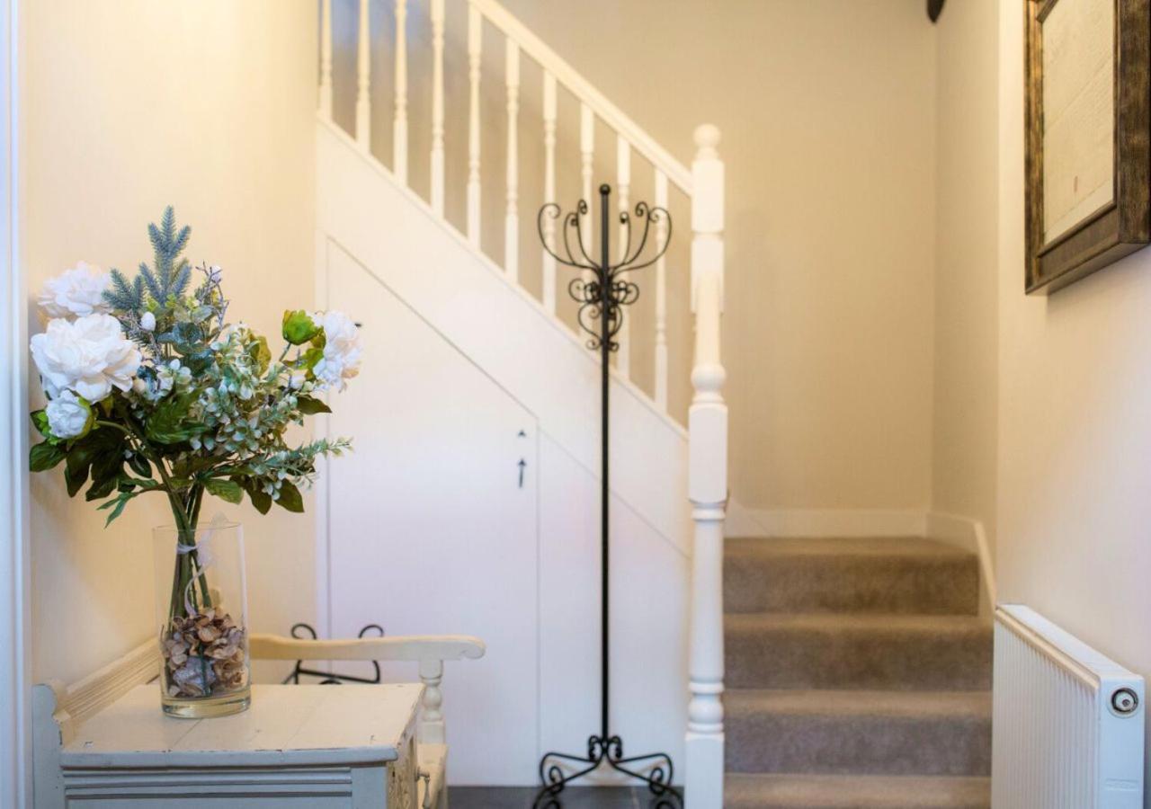 Villa Charming 2 Bed House In Tewkesbury Centre Esterno foto