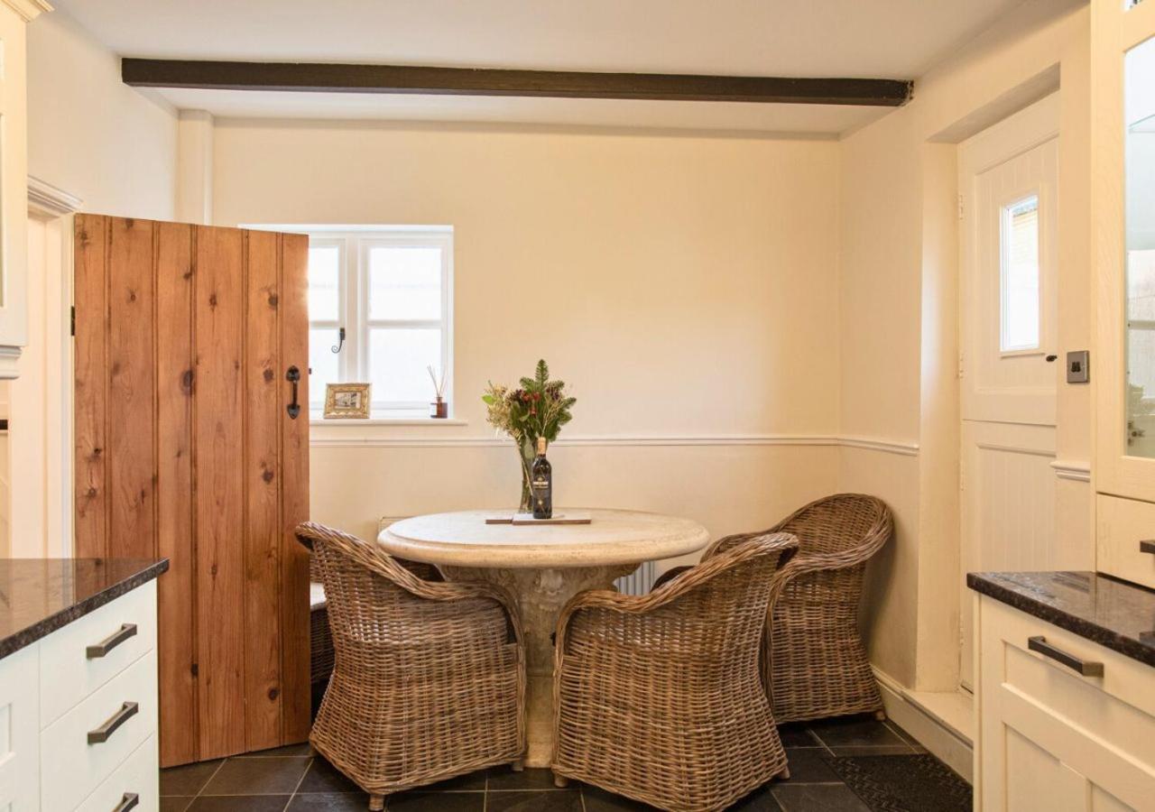 Villa Charming 2 Bed House In Tewkesbury Centre Esterno foto