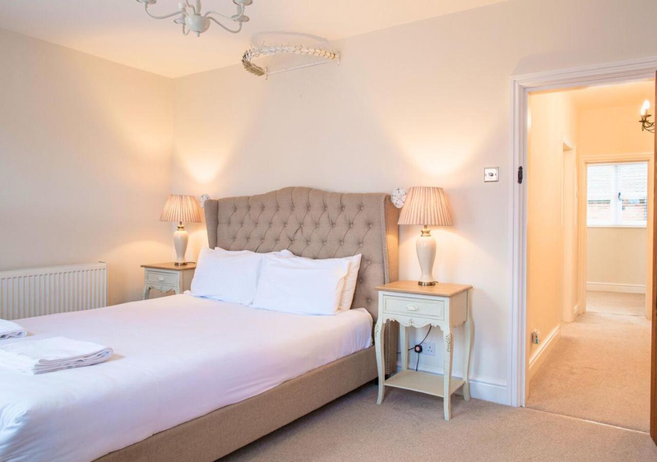 Villa Charming 2 Bed House In Tewkesbury Centre Esterno foto