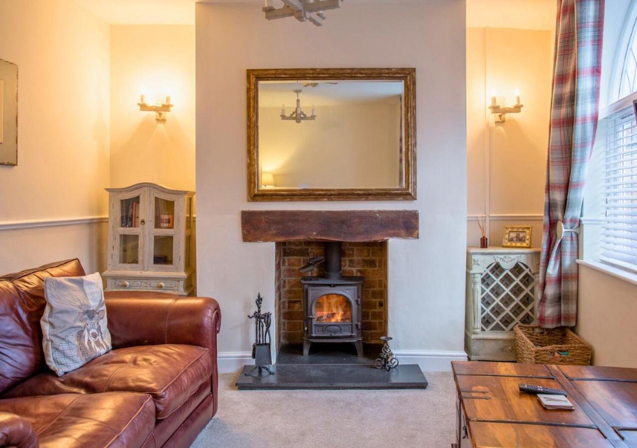 Villa Charming 2 Bed House In Tewkesbury Centre Esterno foto